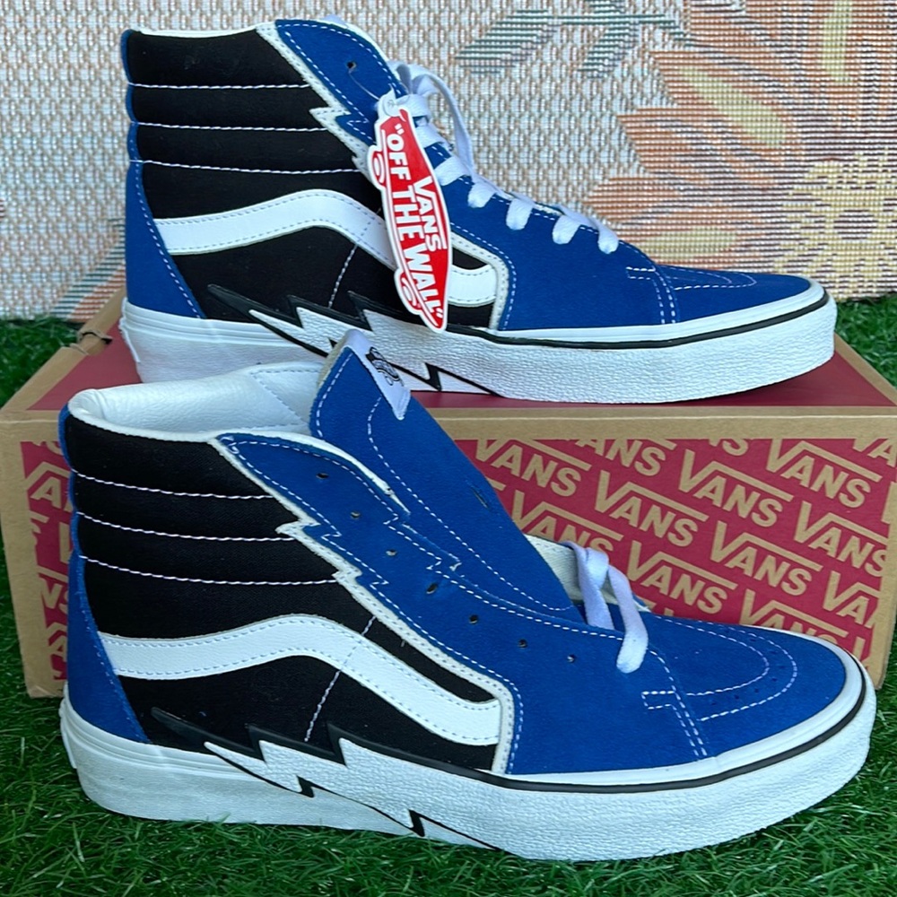 Vans Men’s Sk8-Hi Bolt
Suede/Canvas True Blue/BIack
VN0A5JIVTBB
Sneakers